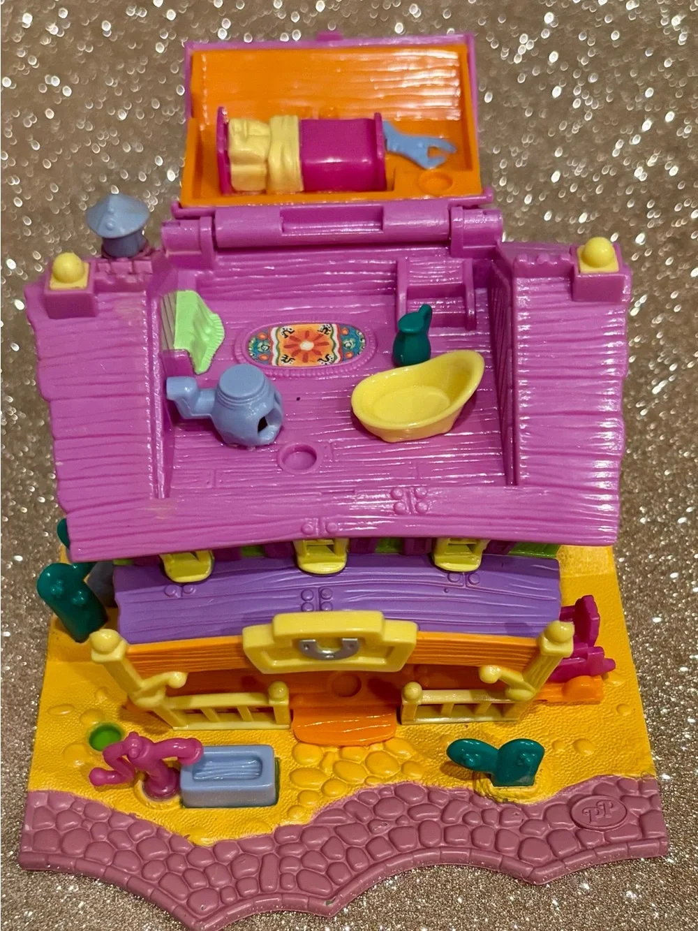 Bluebird Toys: Polly Pocket 1994 Light-up Horseshoe Saloon